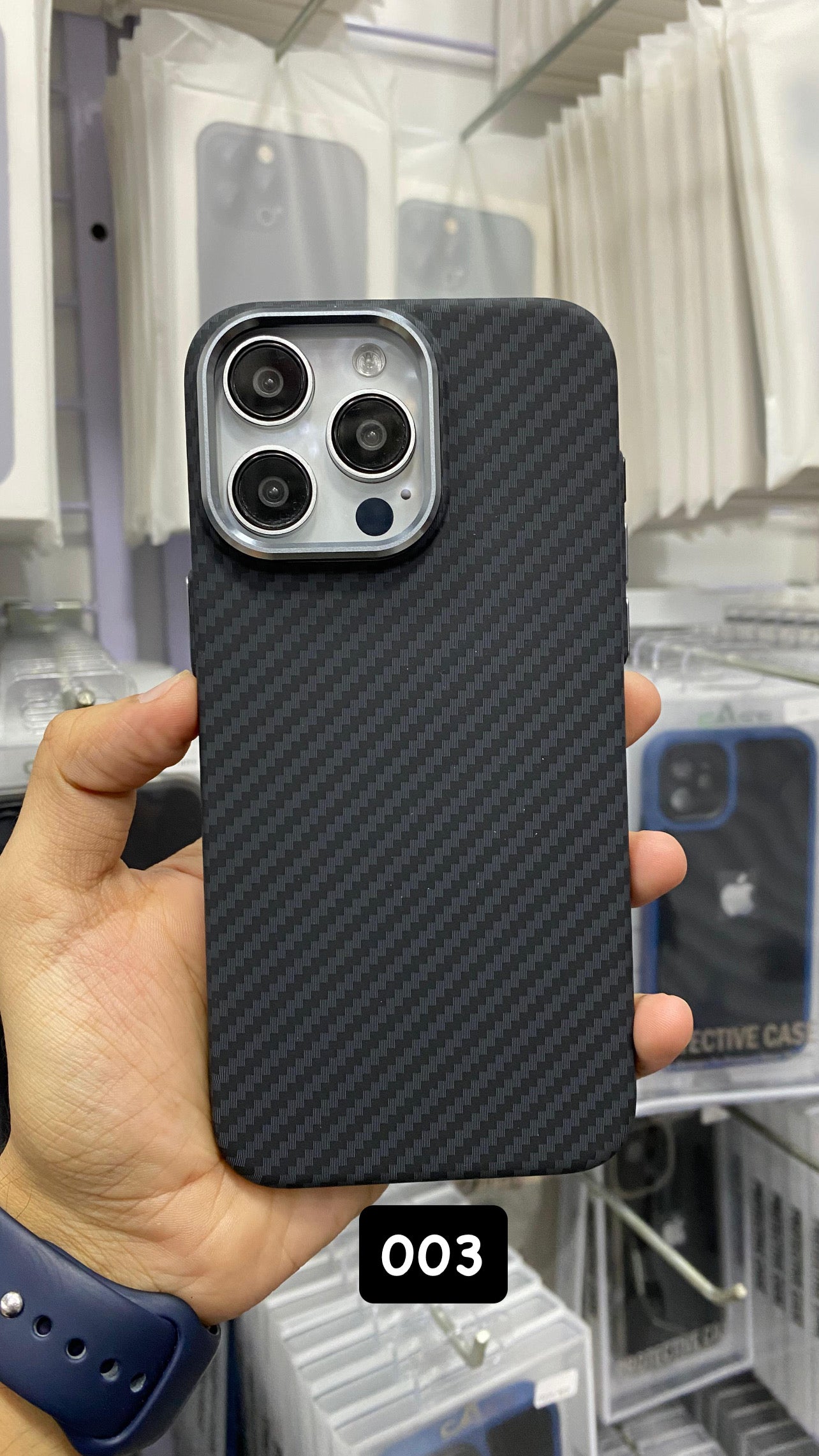 New Pitaka Carbon Fiber Case