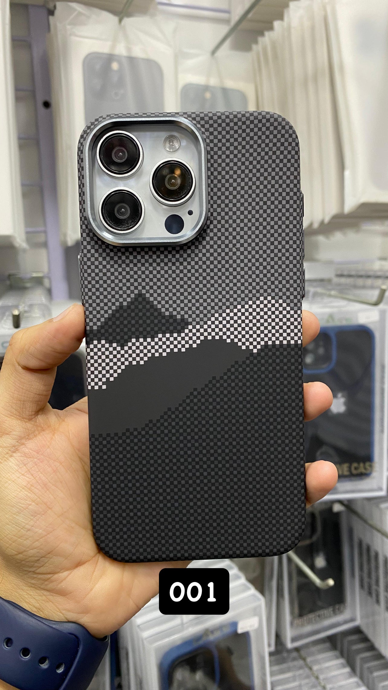 New Pitaka Carbon Fiber Case