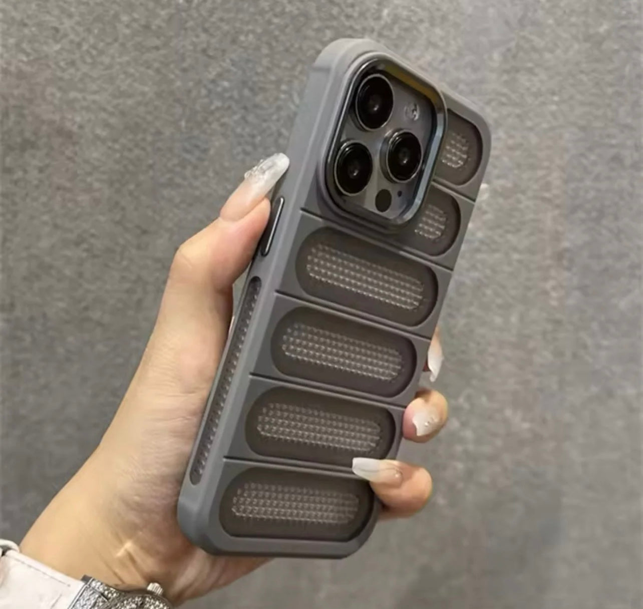 🔷Exclusive Heat Dissipation Breathable Hole Case🔷