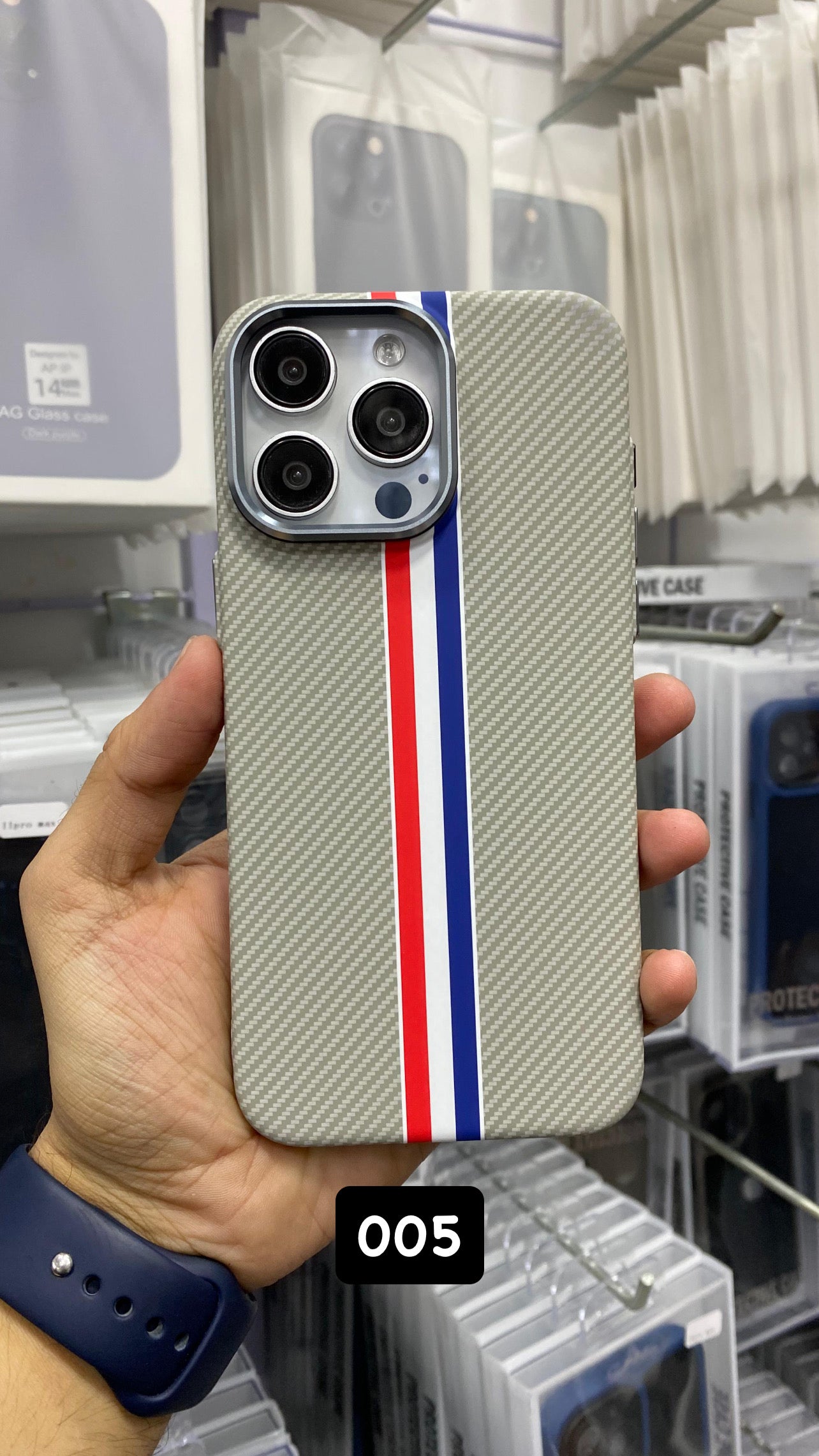 New Pitaka Carbon Fiber Case