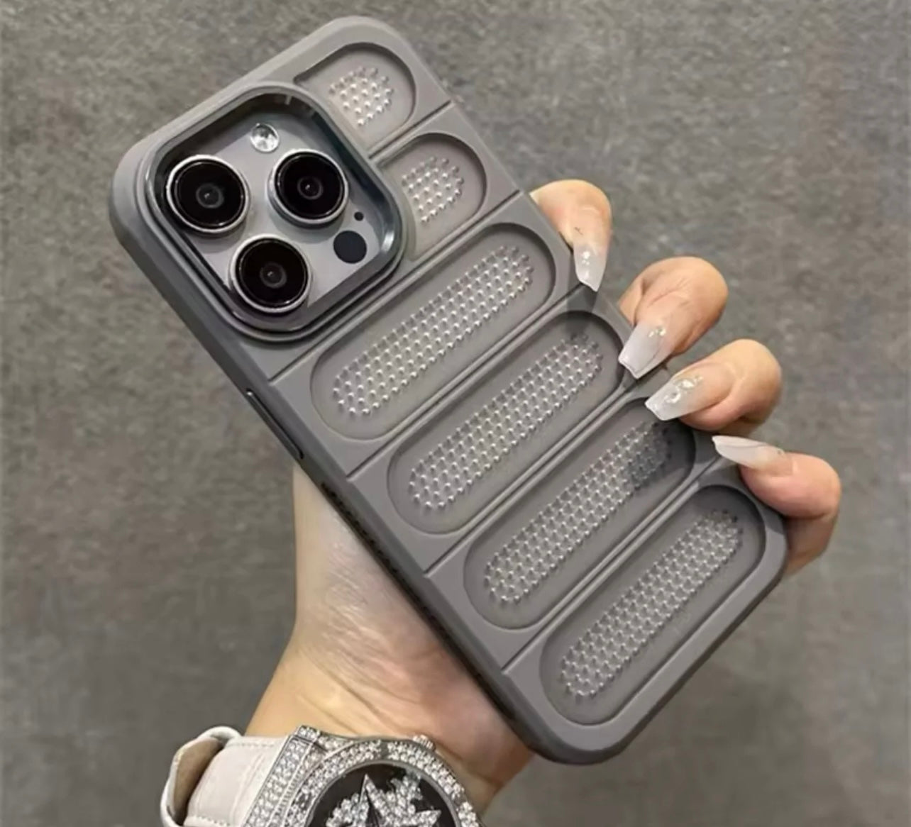 🔷Exclusive Heat Dissipation Breathable Hole Case🔷