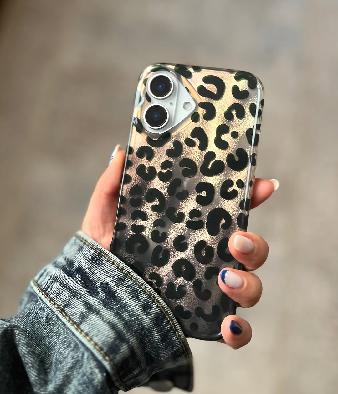✨ Leopard Gradient Phone Case – Stylish, Bold & Protective ✨