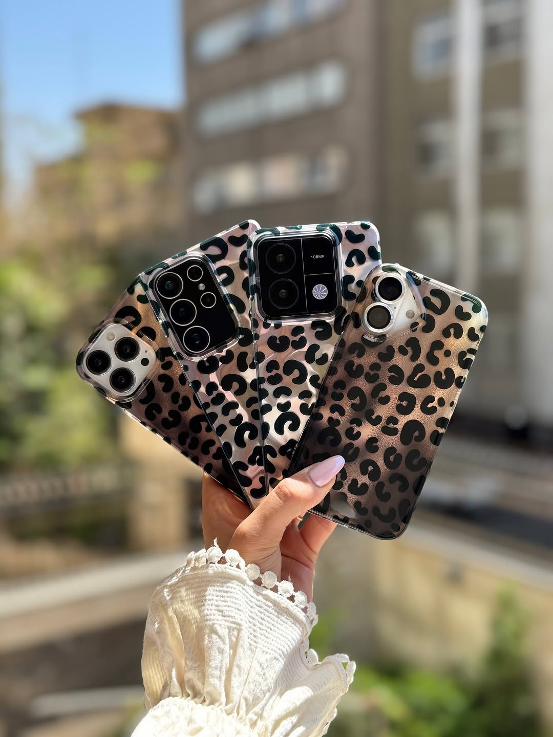 ✨ Leopard Gradient Phone Case – Stylish, Bold & Protective ✨